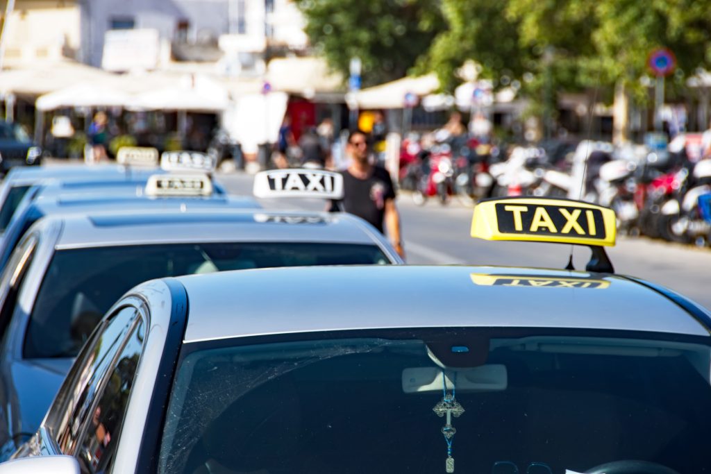 Vehicle Trackers, Taxi Fleet , fleet management, iot, m2m,multi network sims